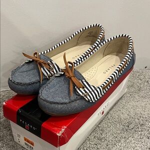 Pesaro Women's size 8 Denim and Tan slip on shoes